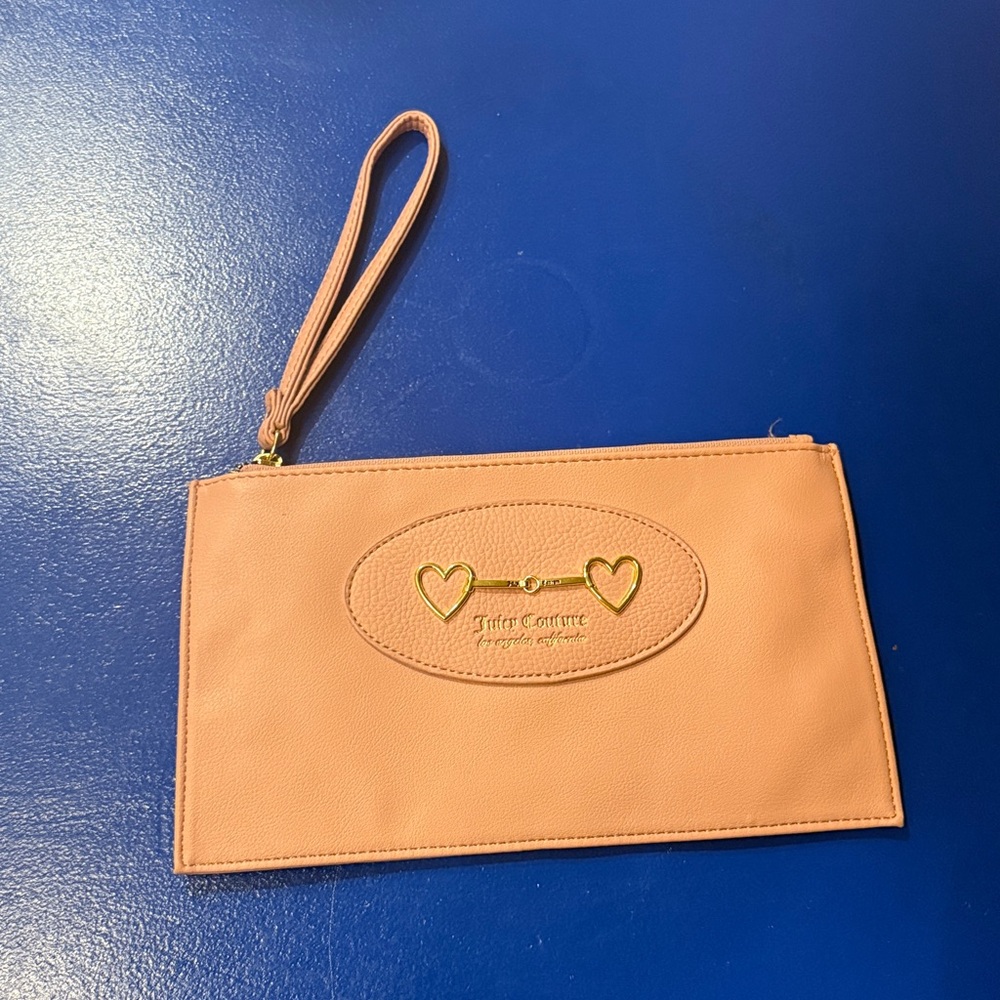 Juicy Couture Heart To Heart Wristlet 
Blush Pink